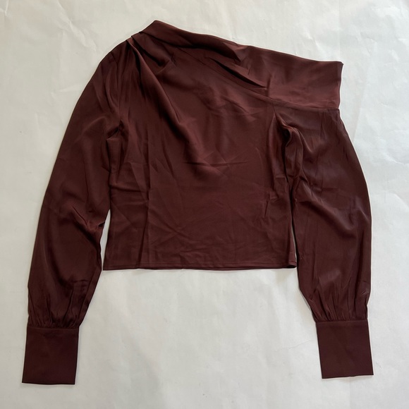 NWT LIONESS DAYDREAM OFF SHOULDER TOP IN GARNET - Picture 8 of 8